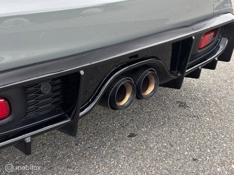 Vehicle Image 25