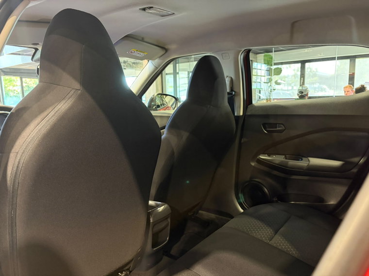 Vehicle Image 30