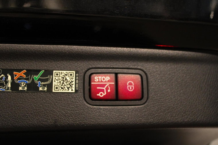 Vehicle Image 32