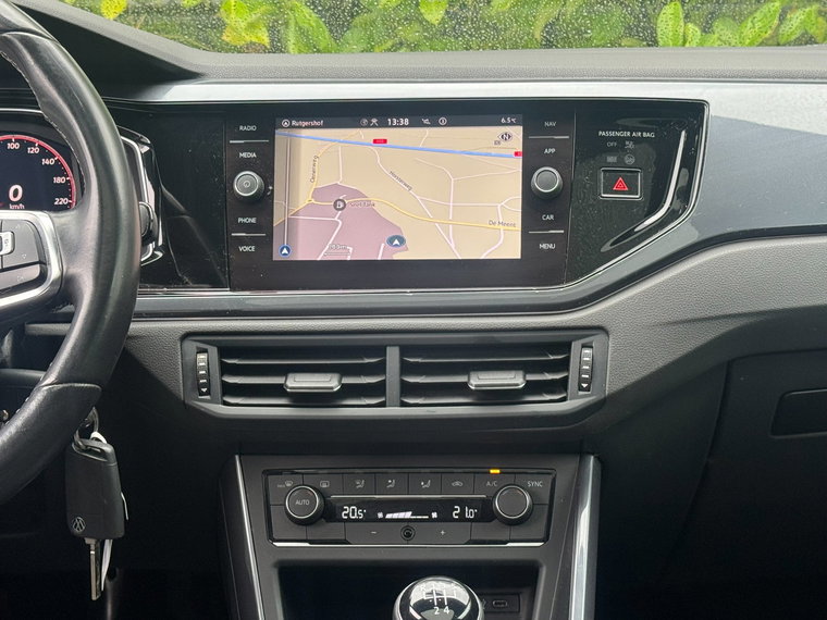 Vehicle Image 28