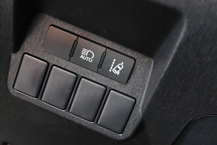 Vehicle Image 25