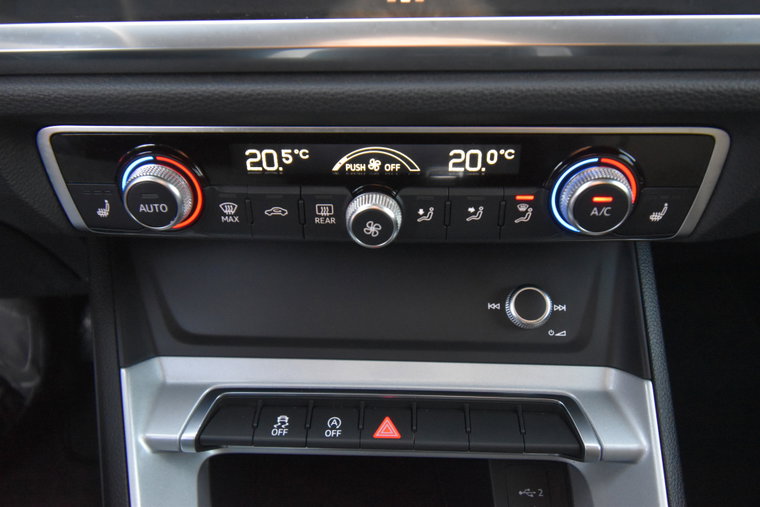 Vehicle Image 26