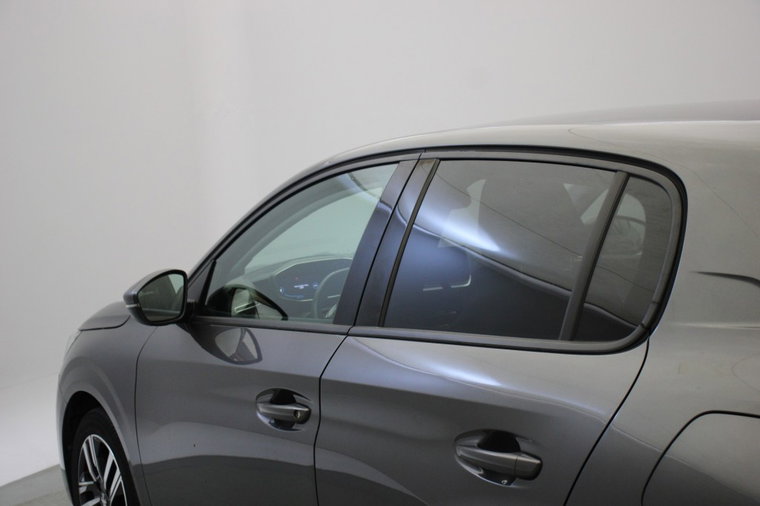 Vehicle Image 33