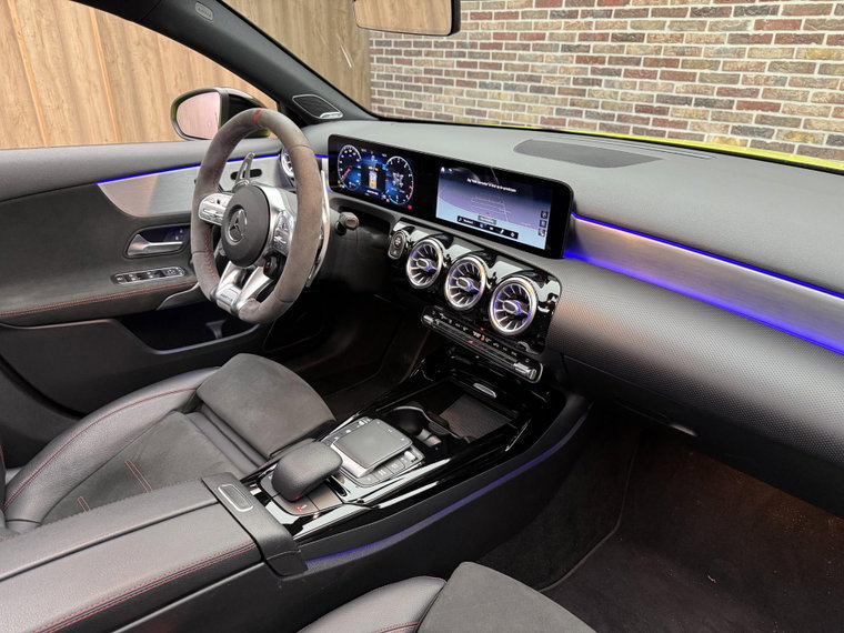 Vehicle Image 25
