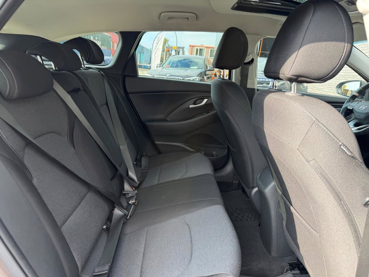 Vehicle Image 33