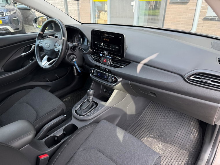Vehicle Image 35