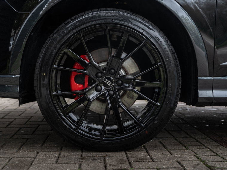 Vehicle Image 12