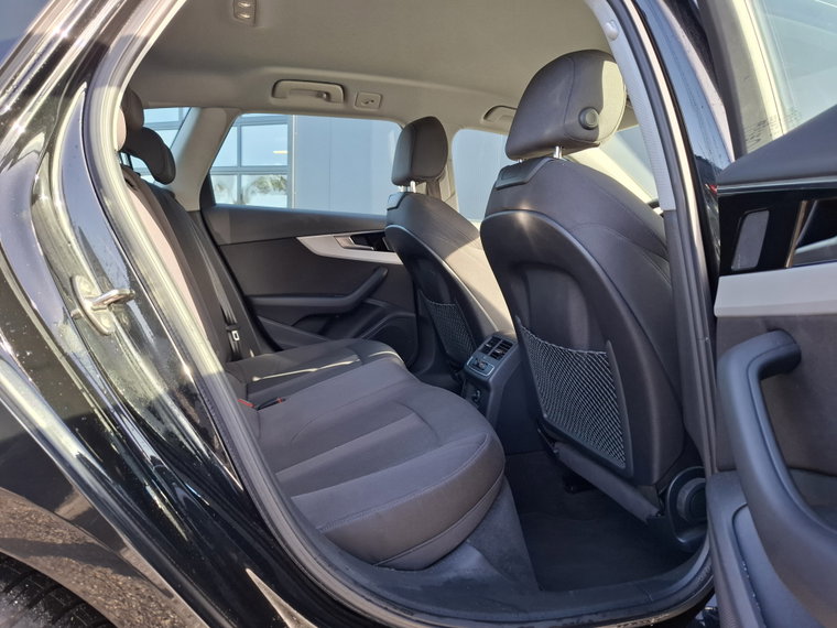 Vehicle Image 33
