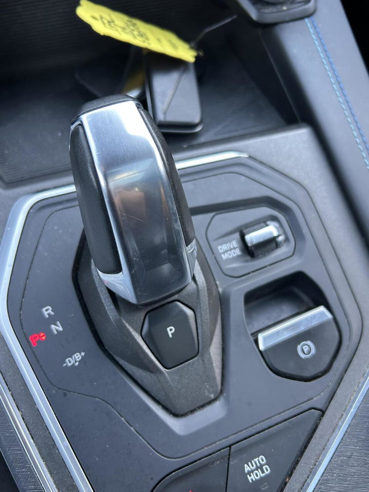 Vehicle Image 24