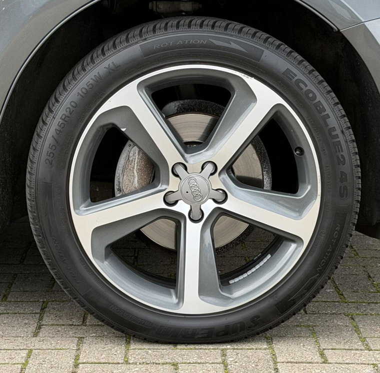 Vehicle Image 18