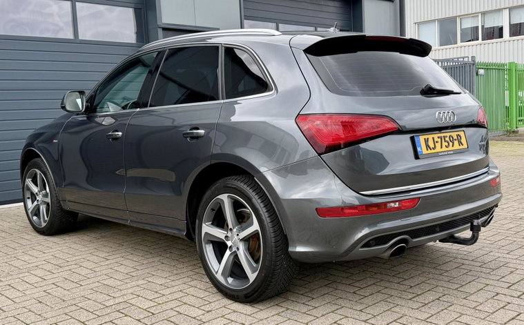Vehicle Image 8