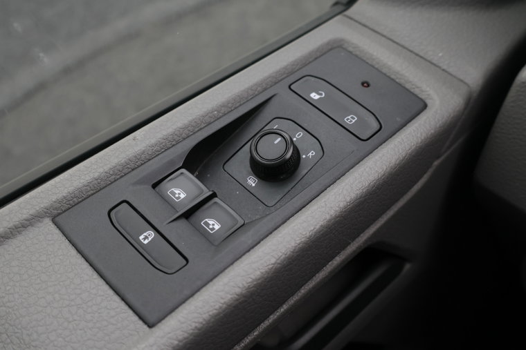 Vehicle Image 28