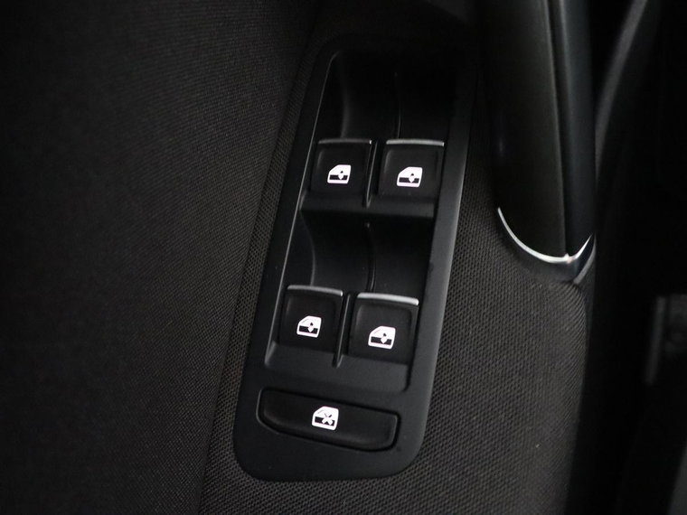 Vehicle Image 29