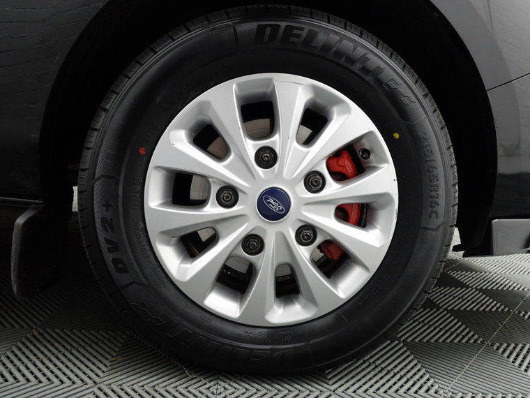 Vehicle Image 19
