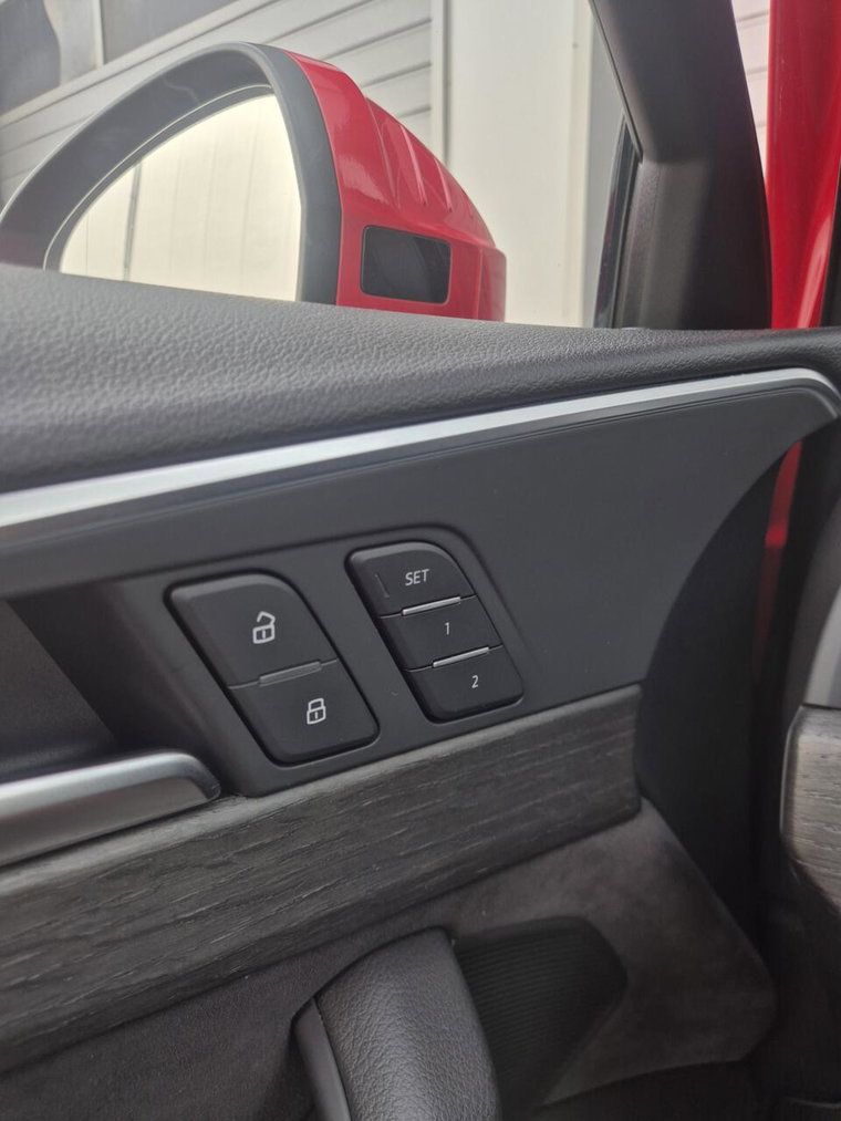 Vehicle Image 36