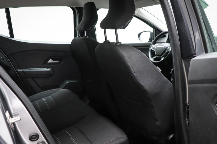 Vehicle Image 10