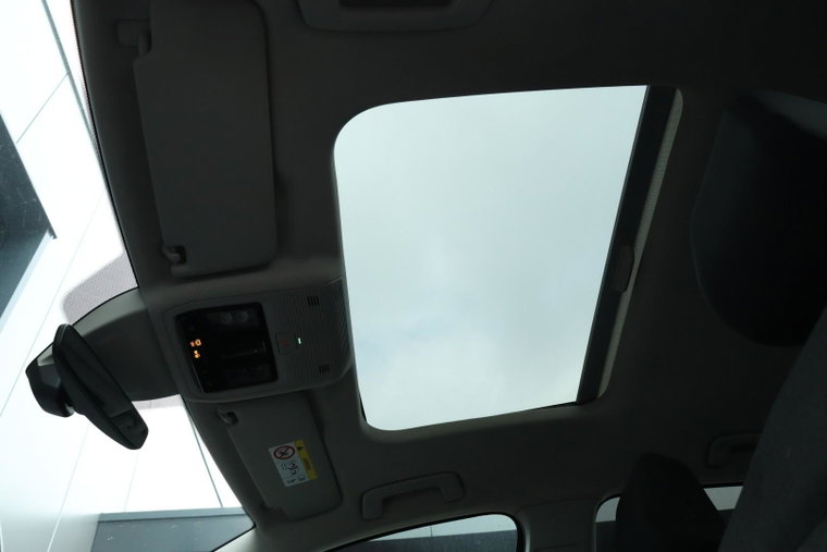 Vehicle Image 38