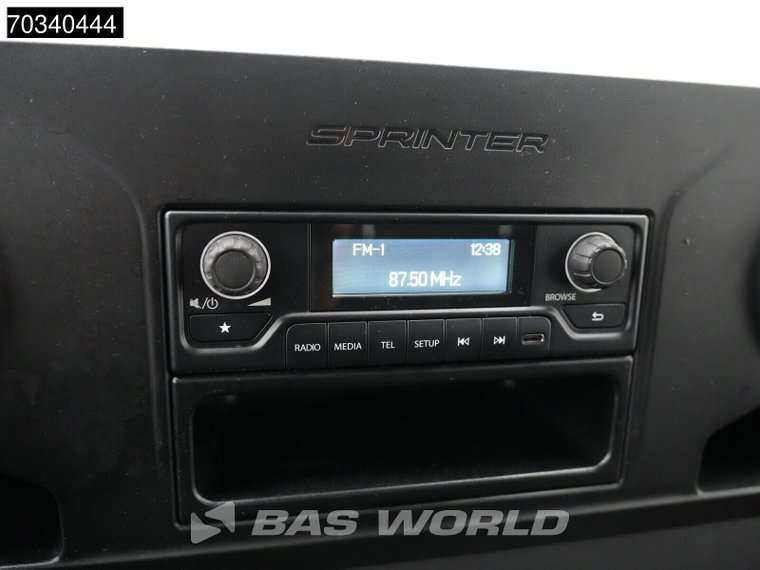 Vehicle Image 38