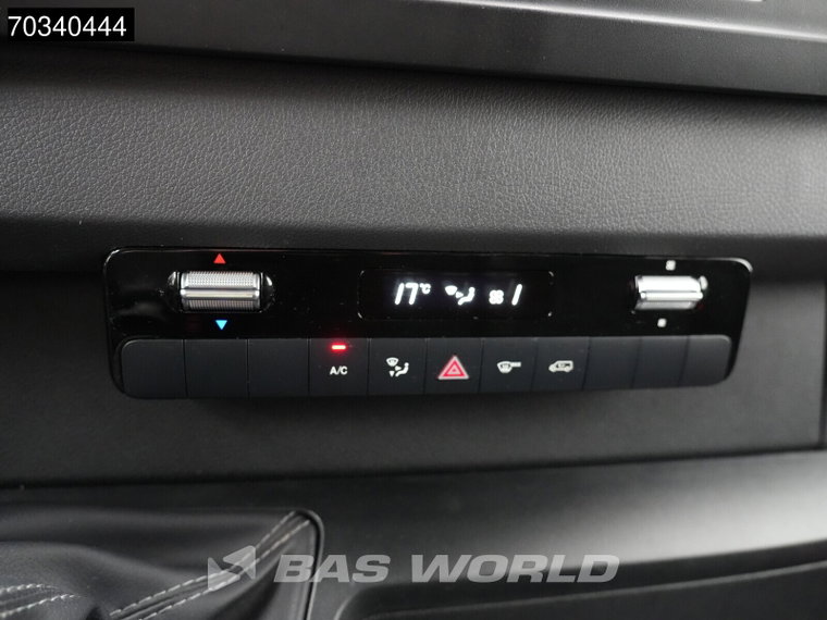 Vehicle Image 39