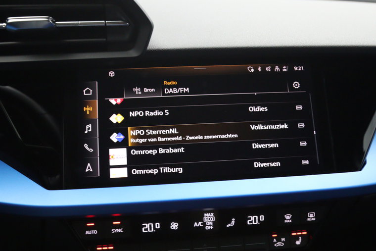 Vehicle Image 32