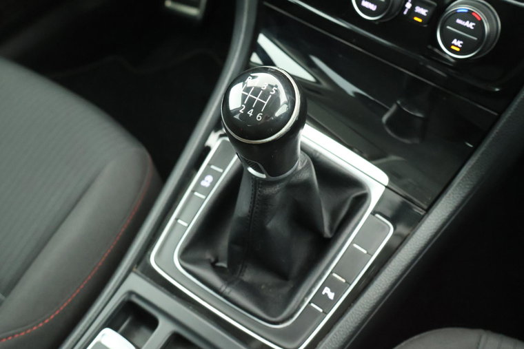 Vehicle Image 33