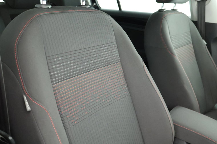 Vehicle Image 36