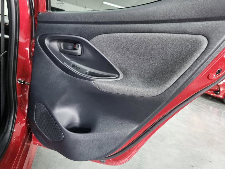 Vehicle Image 23