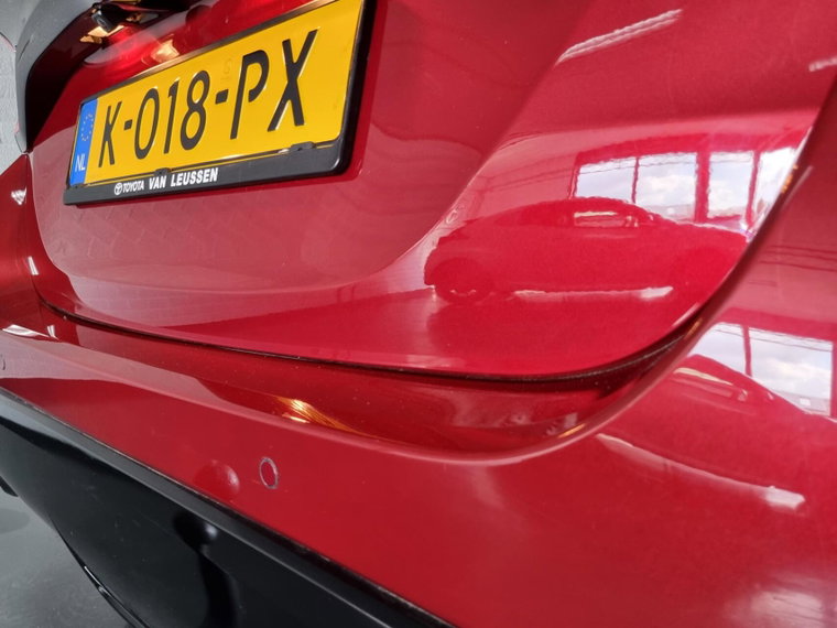 Vehicle Image 25