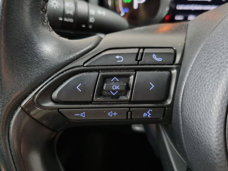 Vehicle Image 32