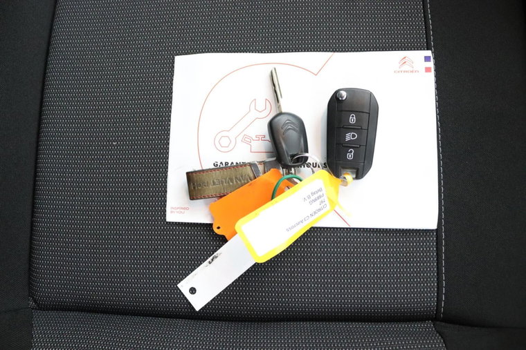 Vehicle Image 38