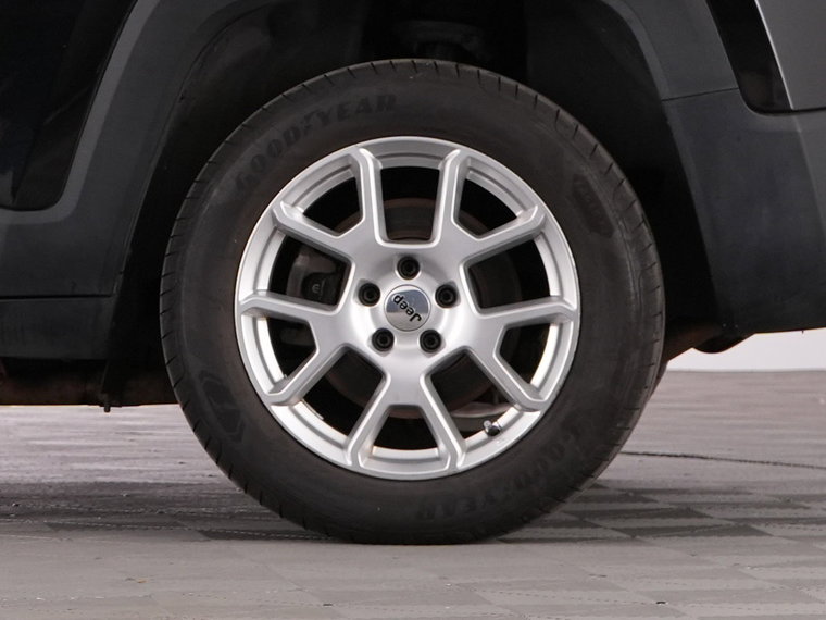 Vehicle Image 37
