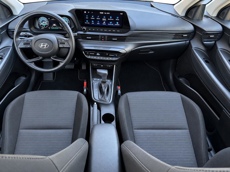 Vehicle Image 11
