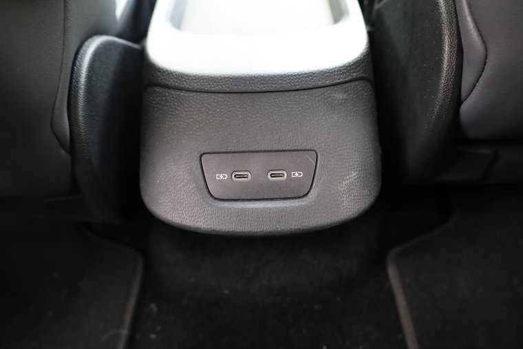 Vehicle Image 43