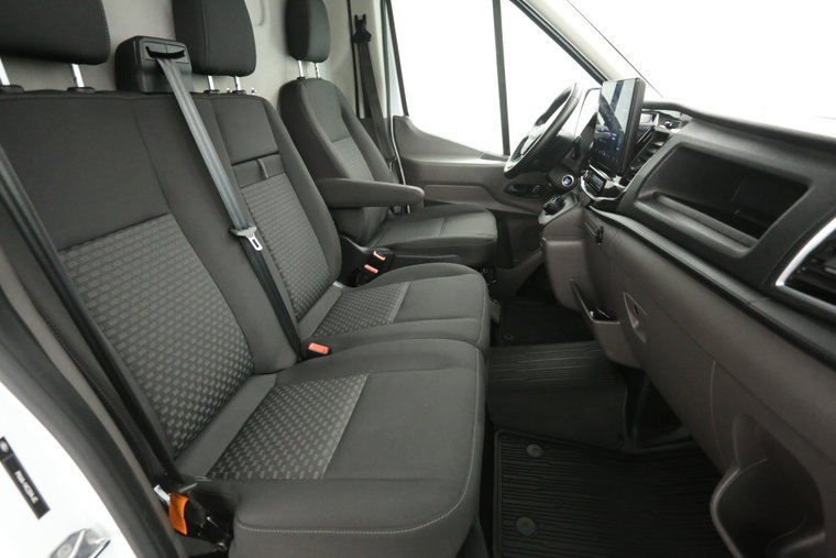 Vehicle Image 12