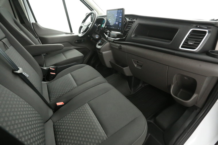 Vehicle Image 25