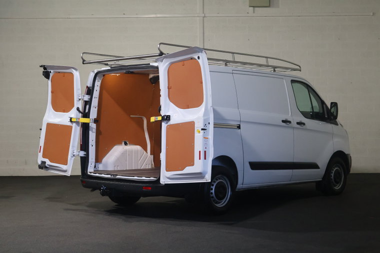 Vehicle Image 12