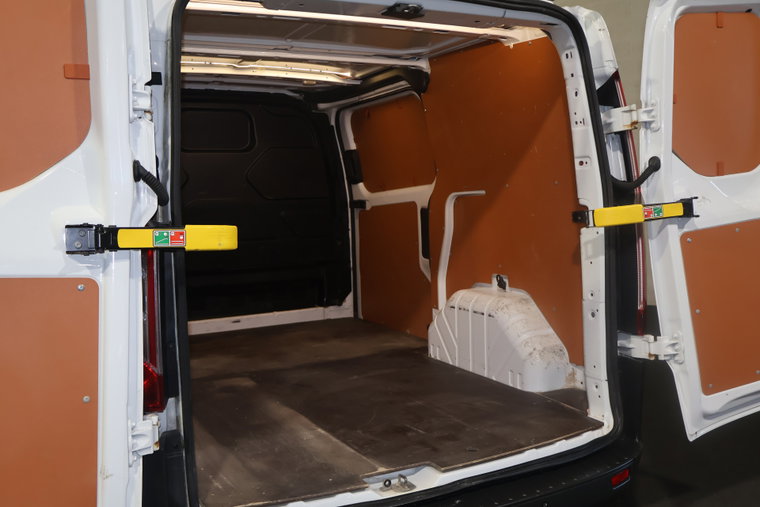 Vehicle Image 15