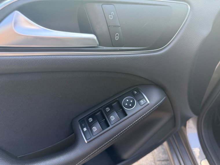 Vehicle Image 26