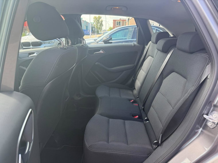 Vehicle Image 28