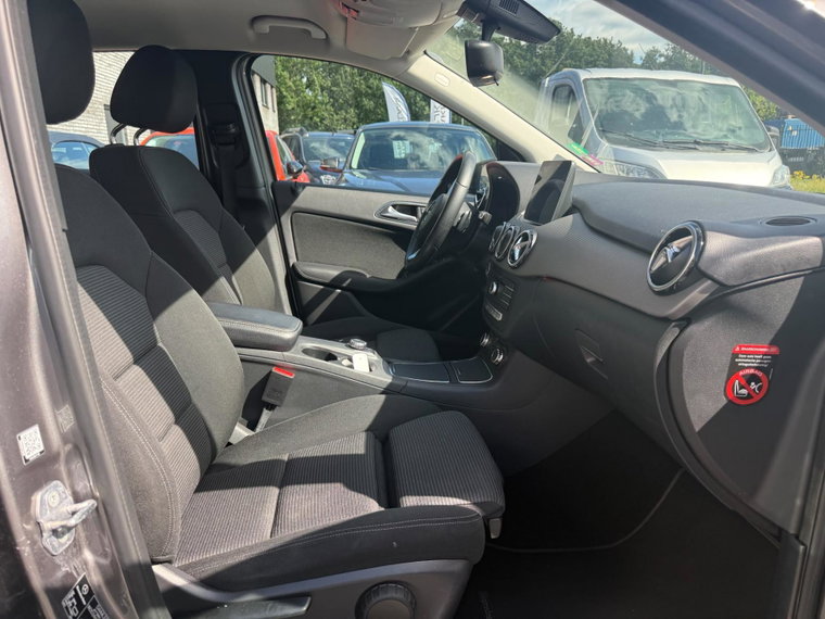 Vehicle Image 30