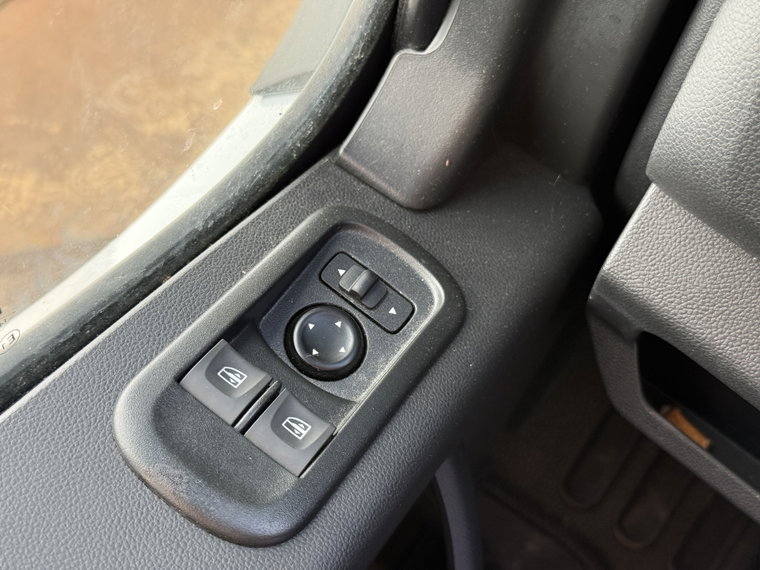Vehicle Image 26
