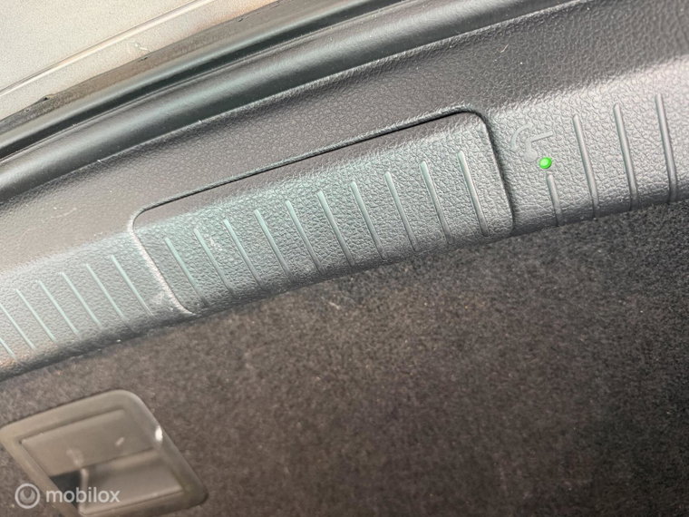 Vehicle Image 29