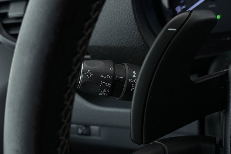 Vehicle Image 25