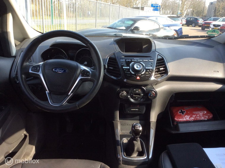 Vehicle Image 13