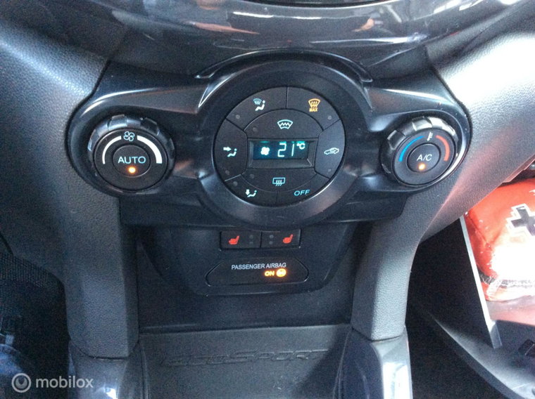 Vehicle Image 17
