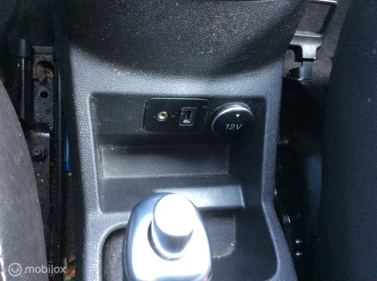 Vehicle Image 26