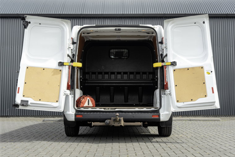 Vehicle Image 9