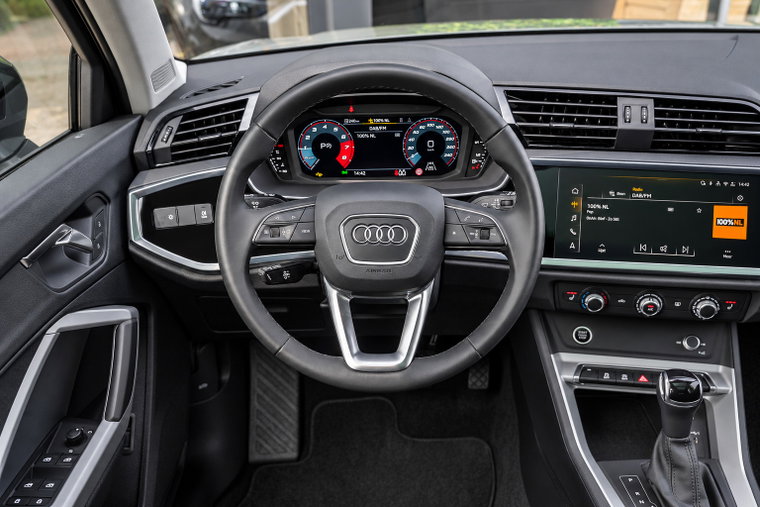 Vehicle Image 11