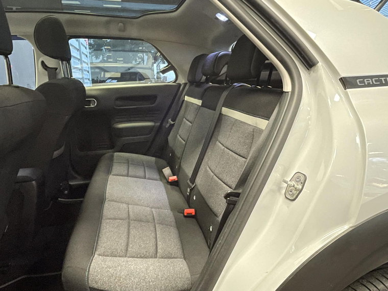 Vehicle Image 19