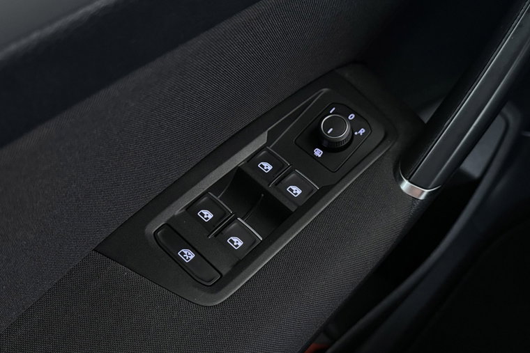 Vehicle Image 33